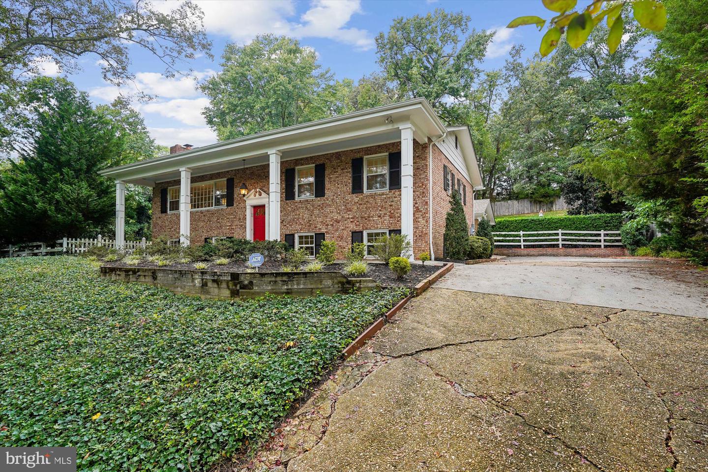 1616 SHERWOOD HALL LN, ALEXANDRIA, Virginia 22306, 5 Bedrooms Bedrooms, ,3 BathroomsBathrooms,Residential,For sale,1616 SHERWOOD HALL LN,VAFX2269748 MLS # VAFX2269748