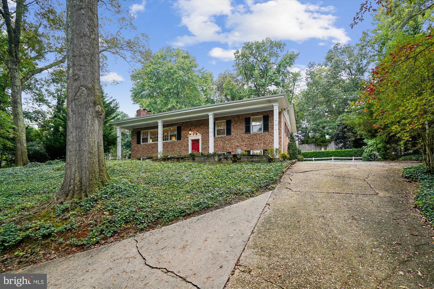1616 SHERWOOD HALL LN, ALEXANDRIA, Virginia 22306, 5 Bedrooms Bedrooms, ,3 BathroomsBathrooms,Residential,For sale,1616 SHERWOOD HALL LN,VAFX2269748 MLS # VAFX2269748