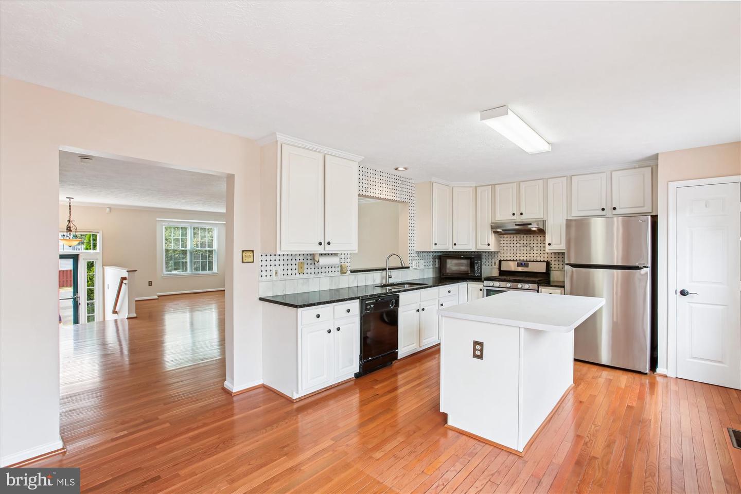 4124 LA MAURICIE LOOP, DUMFRIES, Virginia 22025, 4 Bedrooms Bedrooms, ,3 BathroomsBathrooms,Residential,For sale,4124 LA MAURICIE LOOP,VAPW2104946 MLS # VAPW2104946