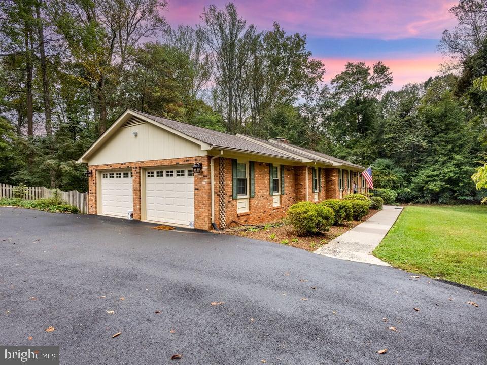 8126 BLANDSFORD DR, MANASSAS, Virginia 20111, 3 Bedrooms Bedrooms, 8 Rooms Rooms,3 BathroomsBathrooms,Residential,For sale,8126 BLANDSFORD DR,VAPW2104950 MLS # VAPW2104950