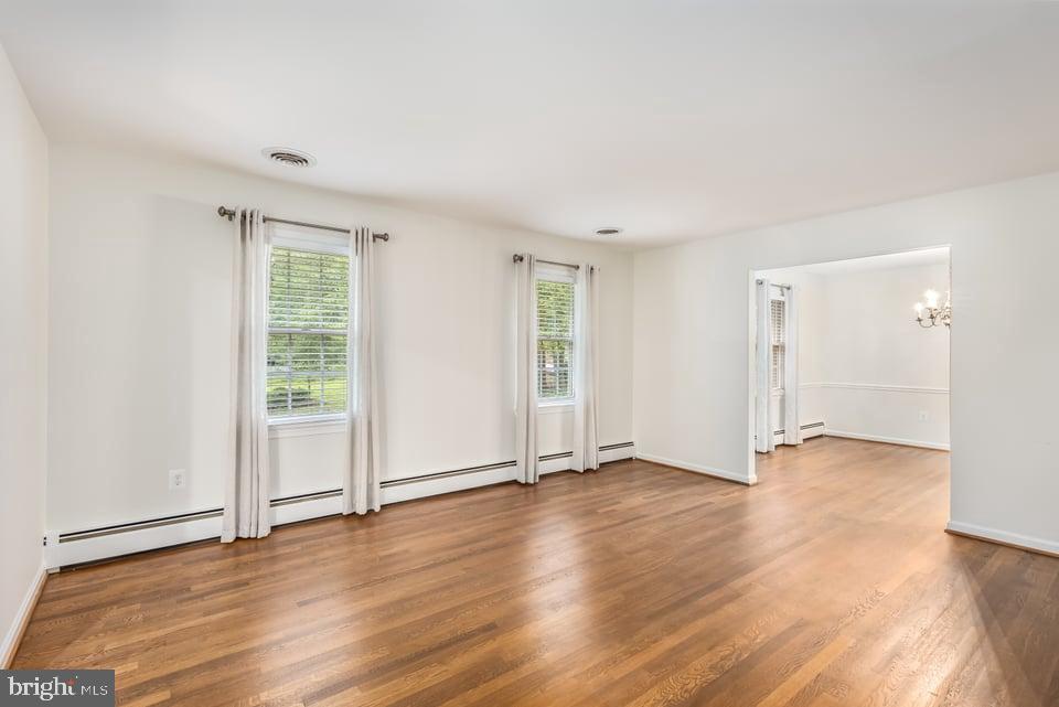 8126 BLANDSFORD DR, MANASSAS, Virginia 20111, 3 Bedrooms Bedrooms, 8 Rooms Rooms,3 BathroomsBathrooms,Residential,For sale,8126 BLANDSFORD DR,VAPW2104950 MLS # VAPW2104950