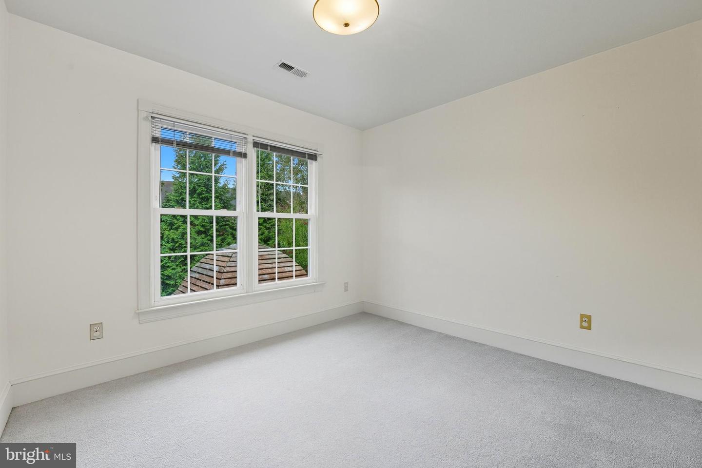 400 GREENS CT, CULPEPER, Virginia 22701, 3 Bedrooms Bedrooms, ,2 BathroomsBathrooms,Residential,For sale,400 GREENS CT,VACU2011708 MLS # VACU2011708