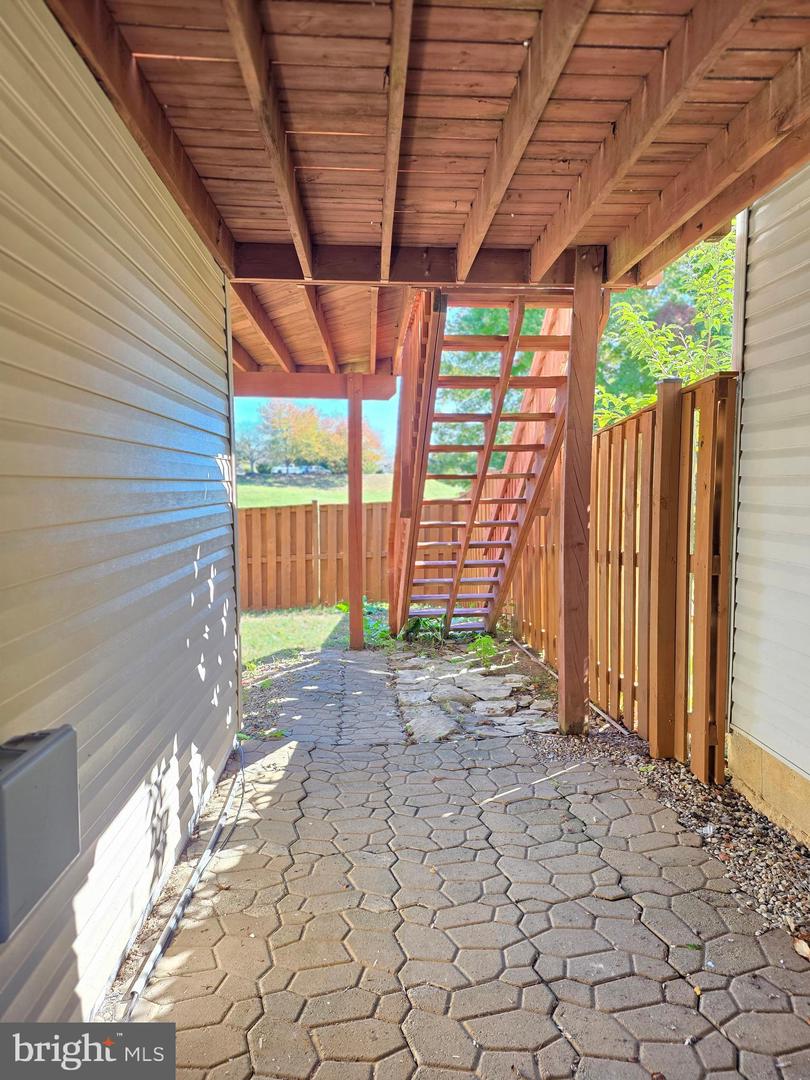 11139 GANDER CT, FREDERICKSBURG, Virginia 22407, 3 Bedrooms Bedrooms, ,3 BathroomsBathrooms,Residential,For sale,11139 GANDER CT,VASP2036558 MLS # VASP2036558