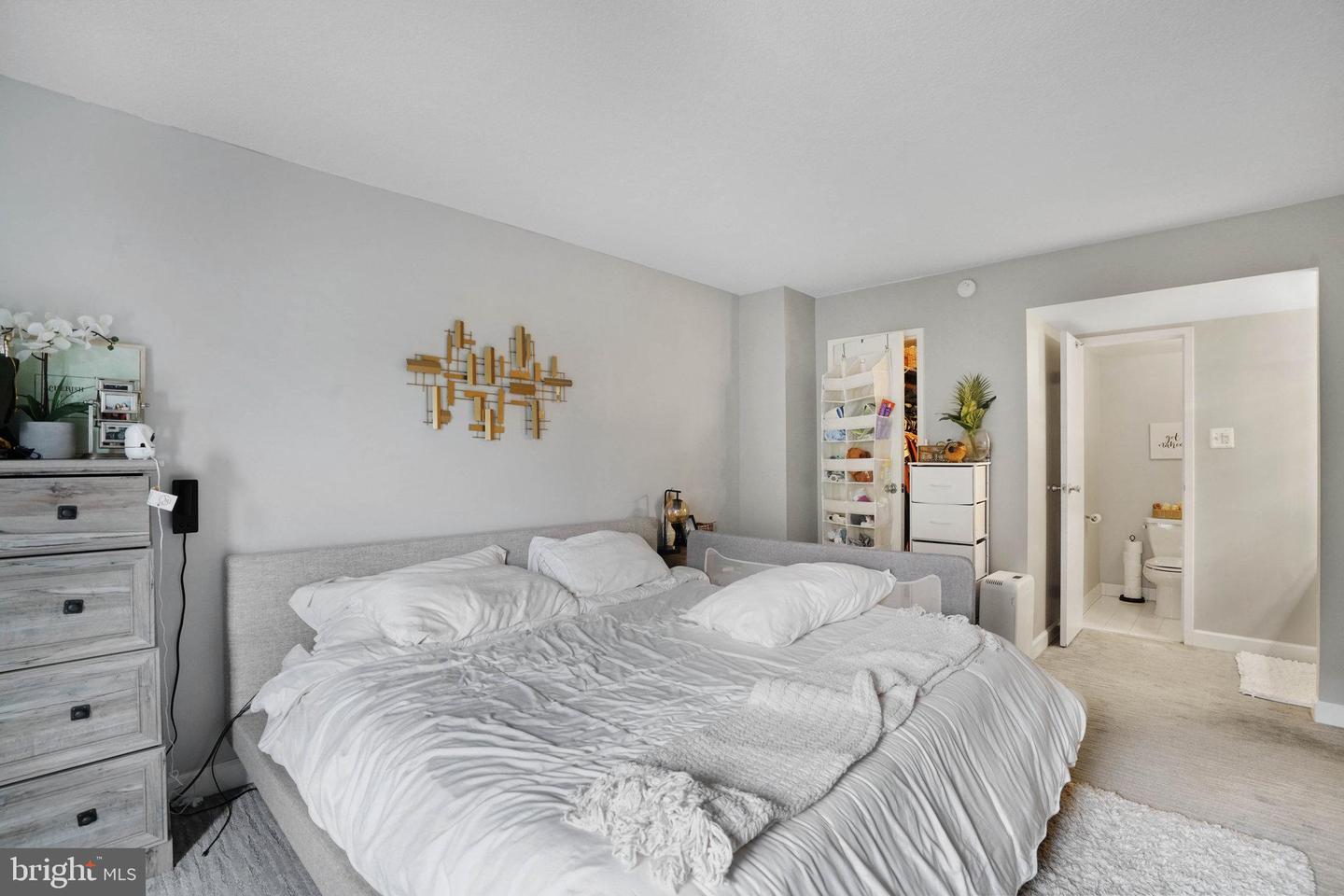 4500 S FOUR MILE RUN DR #407, ARLINGTON, Virginia 22204, 2 Bedrooms Bedrooms, ,2 BathroomsBathrooms,Residential,For sale,4500 S FOUR MILE RUN DR #407,VAAR2064292 MLS # VAAR2064292 4500 S FOUR MILE RUN DR #407, ARLINGTON, Virginia 22204, 2 Bedrooms Bedrooms, ,2 BathroomsBathrooms,Residential,For sale,4500 S FOUR MILE RUN DR #407,VAAR2064292 MLS # VAAR2064292