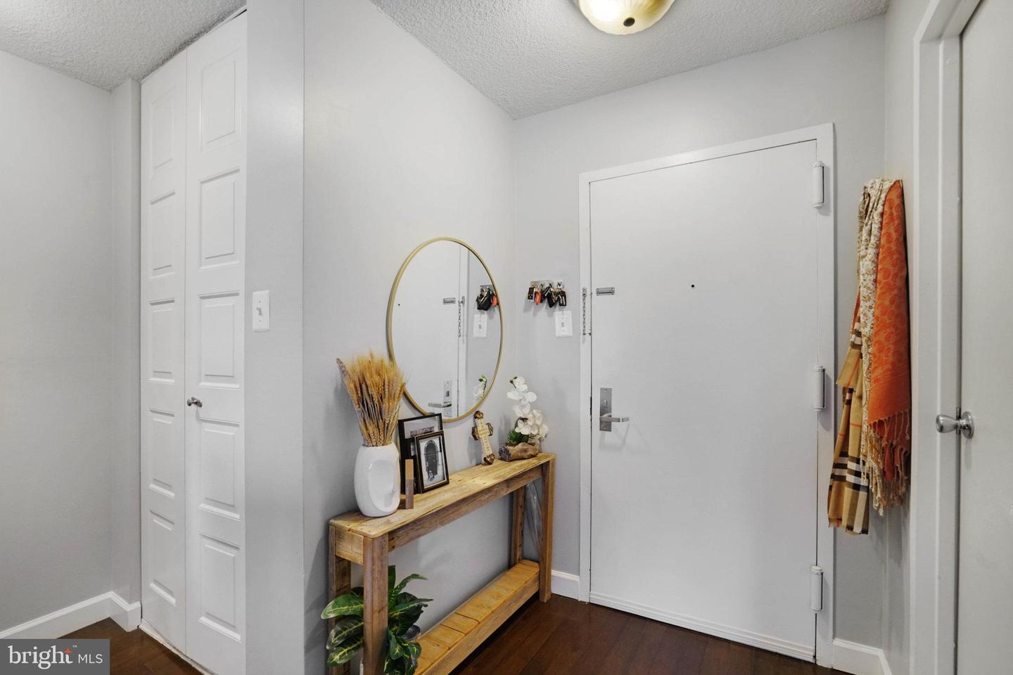 4500 S FOUR MILE RUN DR #407, ARLINGTON, Virginia 22204, 2 Bedrooms Bedrooms, ,2 BathroomsBathrooms,Residential,For sale,4500 S FOUR MILE RUN DR #407,VAAR2064292 MLS # VAAR2064292 4500 S FOUR MILE RUN DR #407, ARLINGTON, Virginia 22204, 2 Bedrooms Bedrooms, ,2 BathroomsBathrooms,Residential,For sale,4500 S FOUR MILE RUN DR #407,VAAR2064292 MLS # VAAR2064292