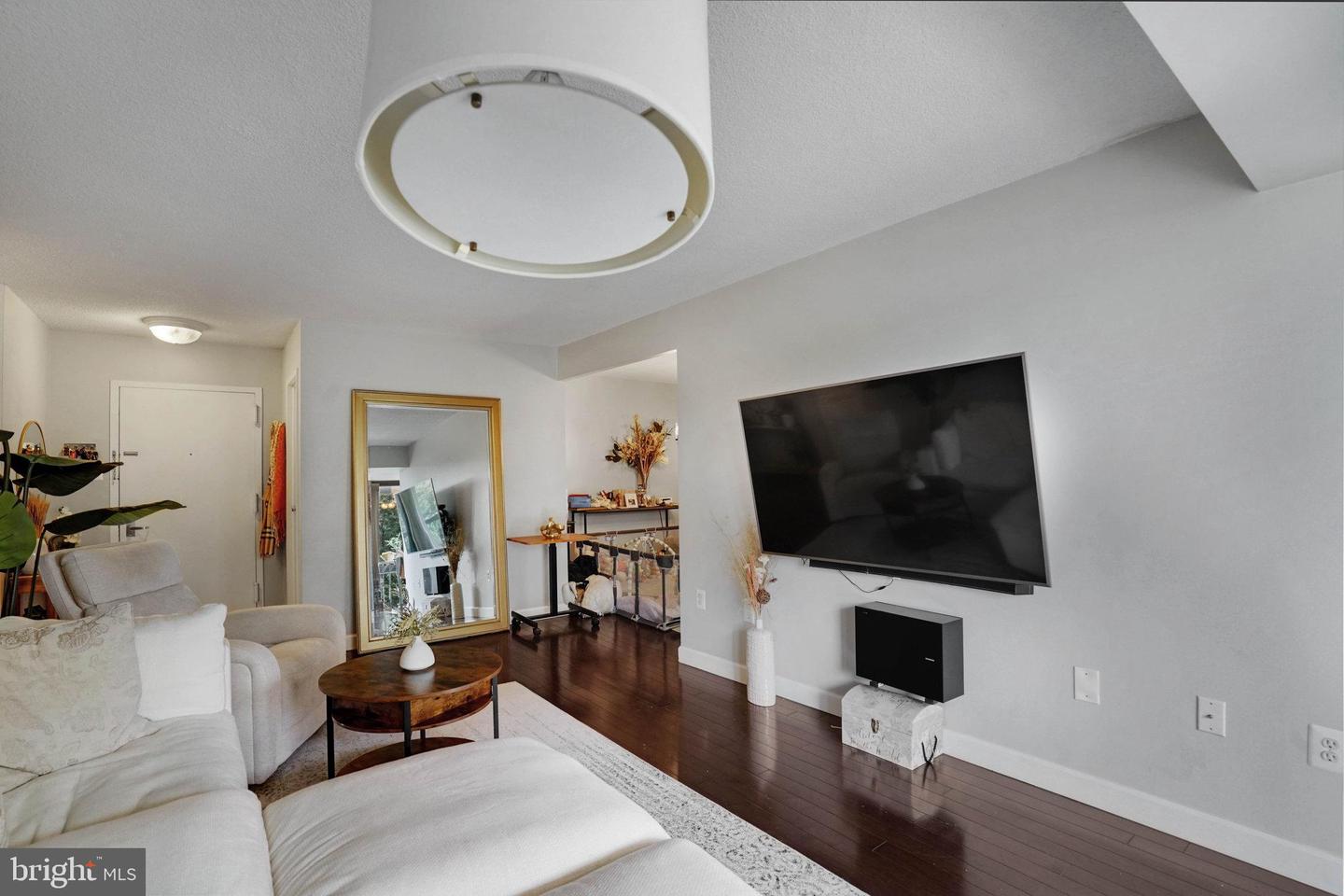 4500 S FOUR MILE RUN DR #407, ARLINGTON, Virginia 22204, 2 Bedrooms Bedrooms, ,2 BathroomsBathrooms,Residential,For sale,4500 S FOUR MILE RUN DR #407,VAAR2064292 MLS # VAAR2064292 4500 S FOUR MILE RUN DR #407, ARLINGTON, Virginia 22204, 2 Bedrooms Bedrooms, ,2 BathroomsBathrooms,Residential,For sale,4500 S FOUR MILE RUN DR #407,VAAR2064292 MLS # VAAR2064292