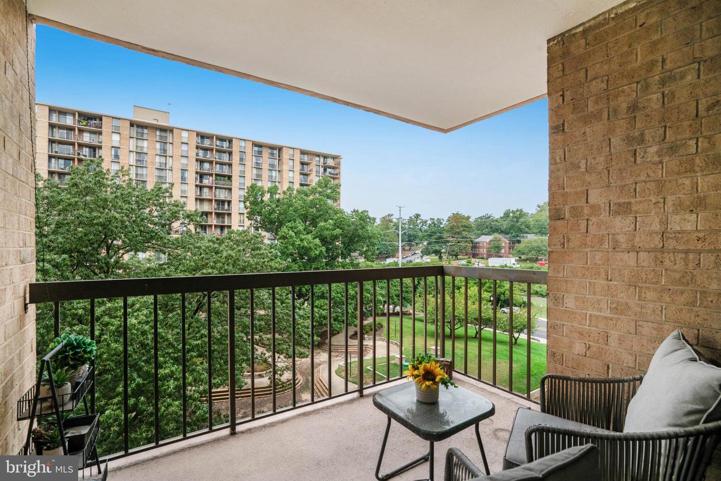 4500 S FOUR MILE RUN DR #407, ARLINGTON, Virginia 22204, 2 Bedrooms Bedrooms, ,2 BathroomsBathrooms,Residential,For sale,4500 S FOUR MILE RUN DR #407,VAAR2064292 MLS # VAAR2064292 4500 S FOUR MILE RUN DR #407, ARLINGTON, Virginia 22204, 2 Bedrooms Bedrooms, ,2 BathroomsBathrooms,Residential,For sale,4500 S FOUR MILE RUN DR #407,VAAR2064292 MLS # VAAR2064292