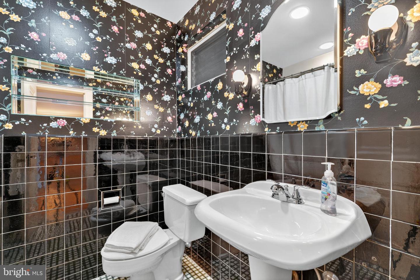 4000 CATHEDRAL AVE NW #444-445B, WASHINGTON, District Of Columbia 20016, 3 Bedrooms Bedrooms, ,3 BathroomsBathrooms,Residential,For sale,4000 CATHEDRAL AVE NW #444-445B,DCDC2224802 MLS # DCDC2224802