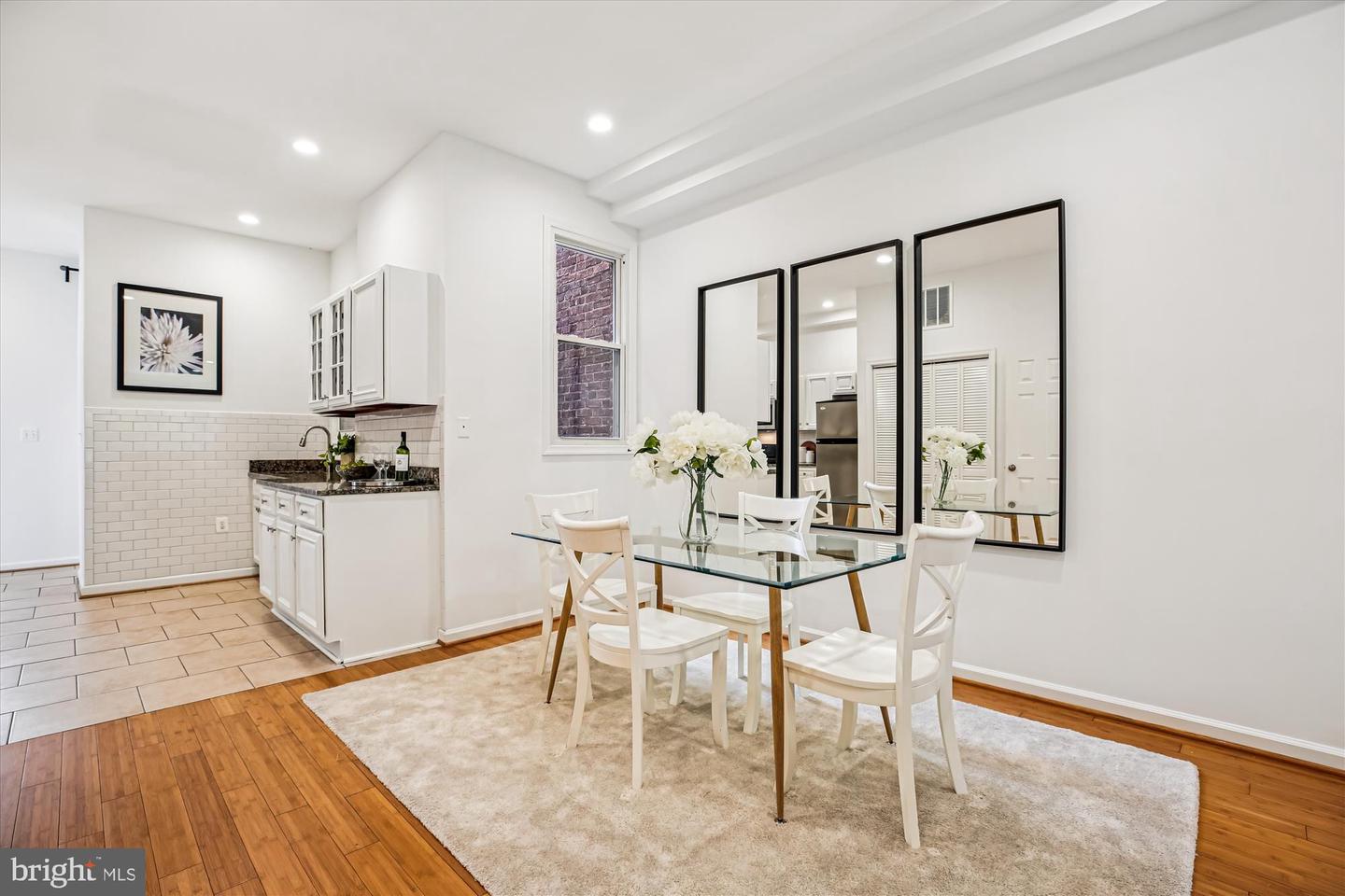 13 R ST NE #1, WASHINGTON, District Of Columbia 20002, 2 Bedrooms Bedrooms, 5 Rooms Rooms,2 BathroomsBathrooms,Residential,For sale,13 R ST NE #1,DCDC2224474 MLS # DCDC2224474