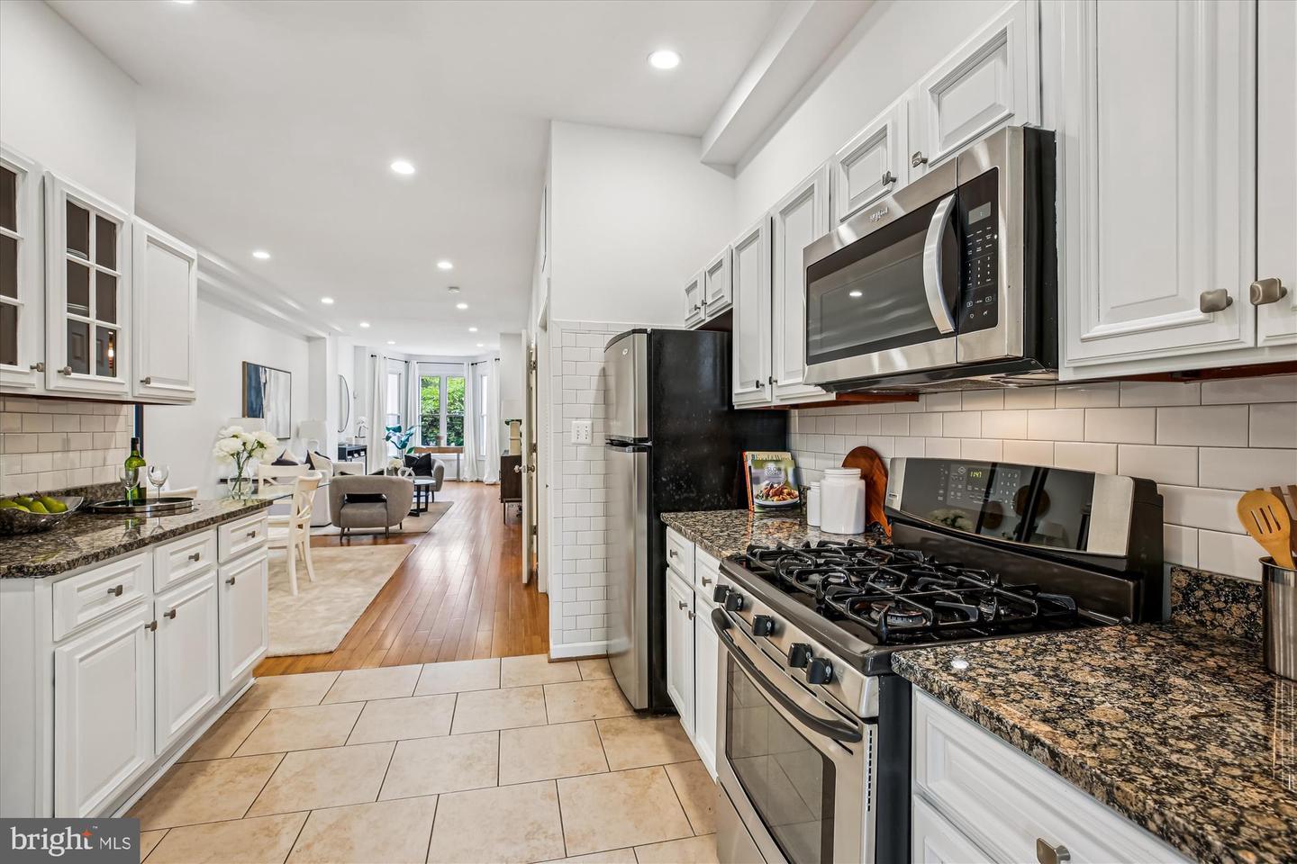 13 R ST NE #1, WASHINGTON, District Of Columbia 20002, 2 Bedrooms Bedrooms, 5 Rooms Rooms,2 BathroomsBathrooms,Residential,For sale,13 R ST NE #1,DCDC2224474 MLS # DCDC2224474