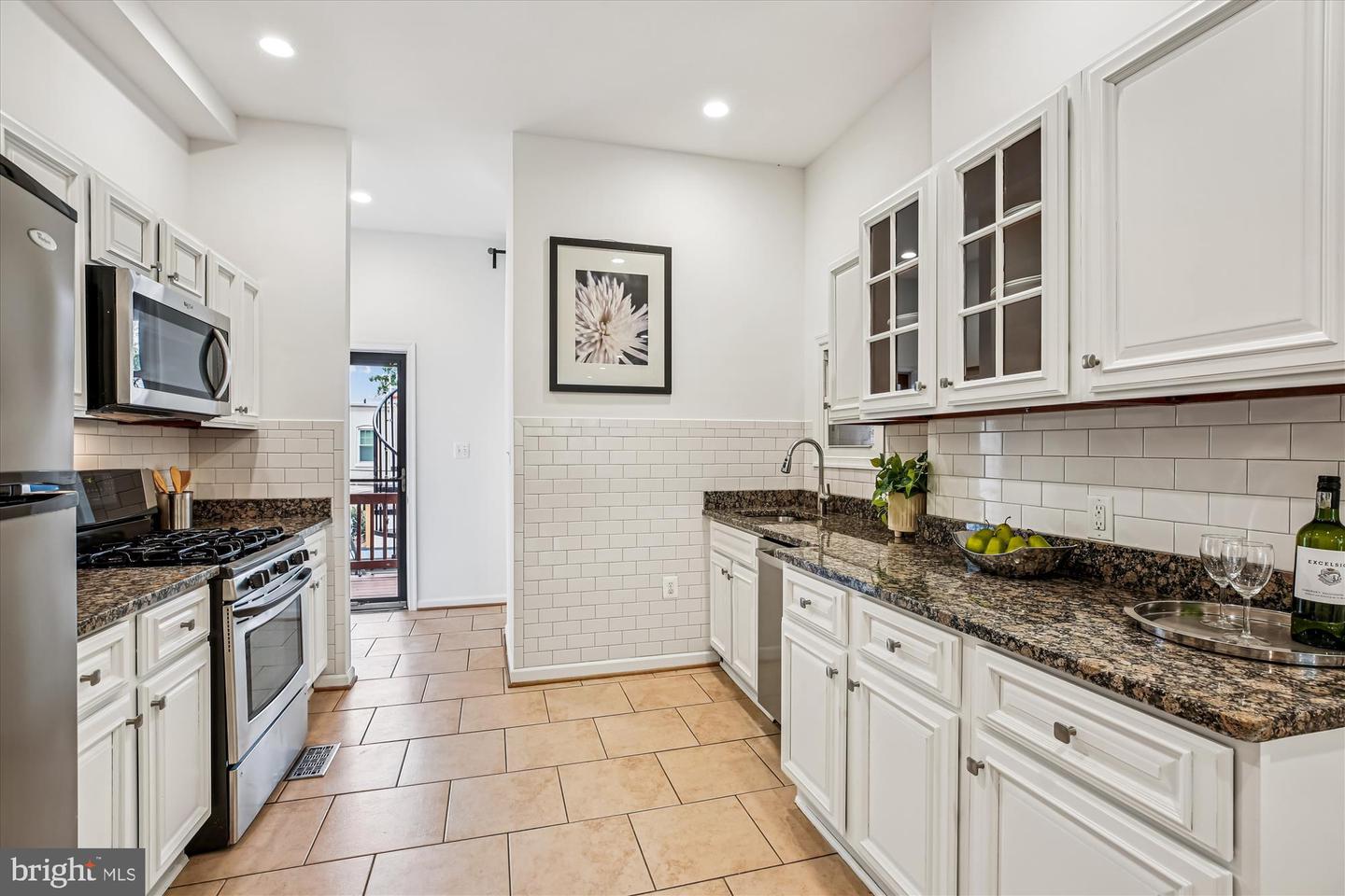 13 R ST NE #1, WASHINGTON, District Of Columbia 20002, 2 Bedrooms Bedrooms, 5 Rooms Rooms,2 BathroomsBathrooms,Residential,For sale,13 R ST NE #1,DCDC2224474 MLS # DCDC2224474