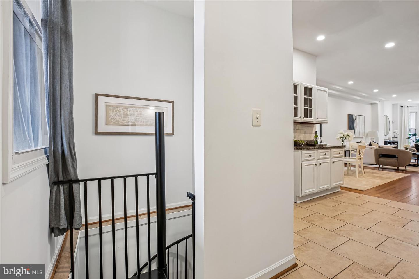 13 R ST NE #1, WASHINGTON, District Of Columbia 20002, 2 Bedrooms Bedrooms, 5 Rooms Rooms,2 BathroomsBathrooms,Residential,For sale,13 R ST NE #1,DCDC2224474 MLS # DCDC2224474
