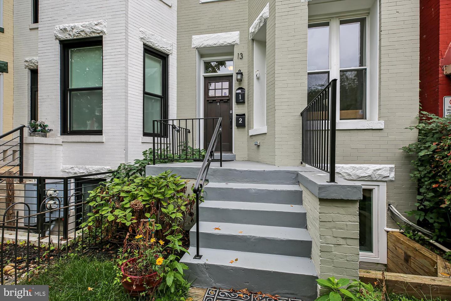 13 R ST NE #1, WASHINGTON, District Of Columbia 20002, 2 Bedrooms Bedrooms, 5 Rooms Rooms,2 BathroomsBathrooms,Residential,For sale,13 R ST NE #1,DCDC2224474 MLS # DCDC2224474