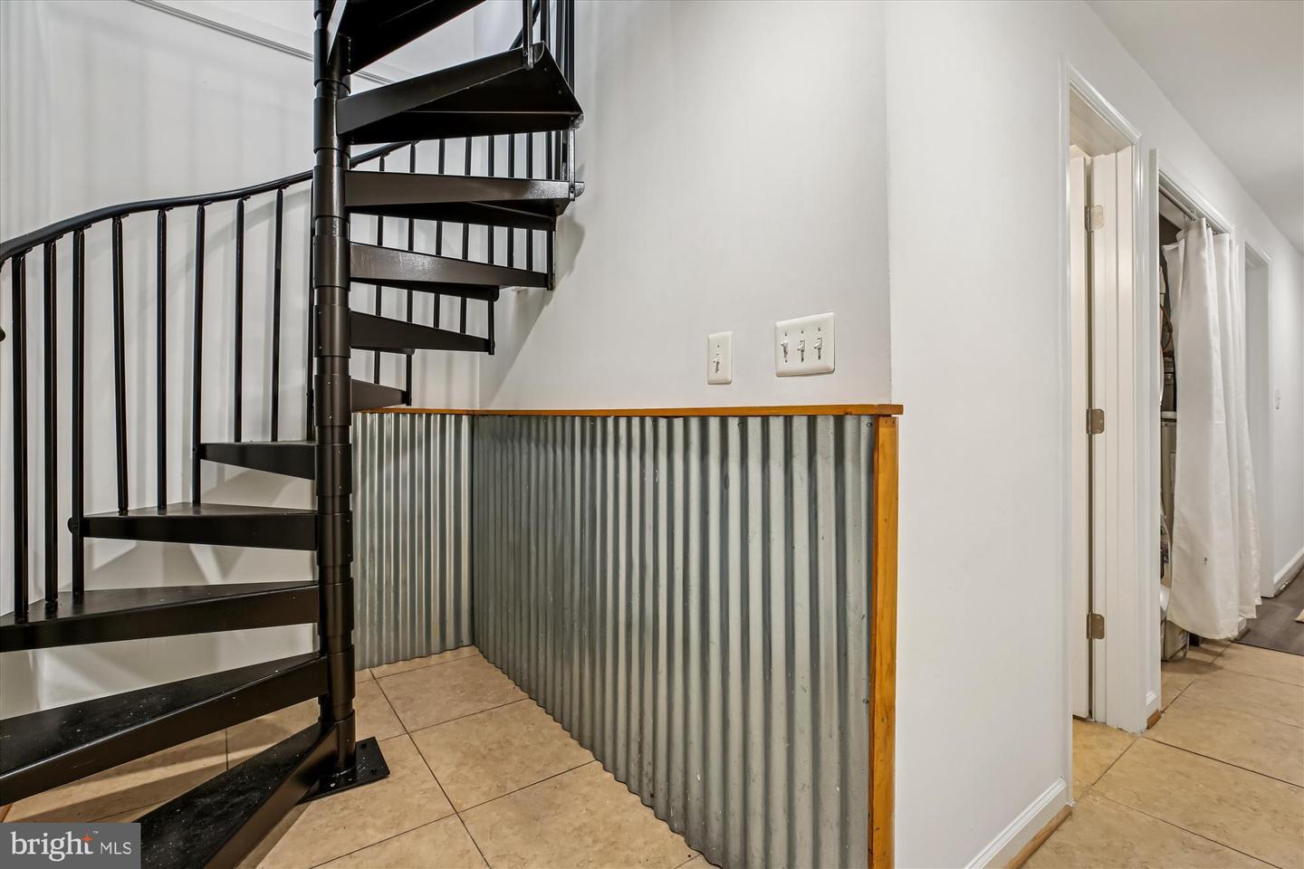 13 R ST NE #1, WASHINGTON, District Of Columbia 20002, 2 Bedrooms Bedrooms, 5 Rooms Rooms,2 BathroomsBathrooms,Residential,For sale,13 R ST NE #1,DCDC2224474 MLS # DCDC2224474