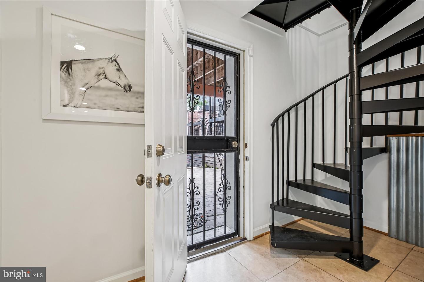 13 R ST NE #1, WASHINGTON, District Of Columbia 20002, 2 Bedrooms Bedrooms, 5 Rooms Rooms,2 BathroomsBathrooms,Residential,For sale,13 R ST NE #1,DCDC2224474 MLS # DCDC2224474