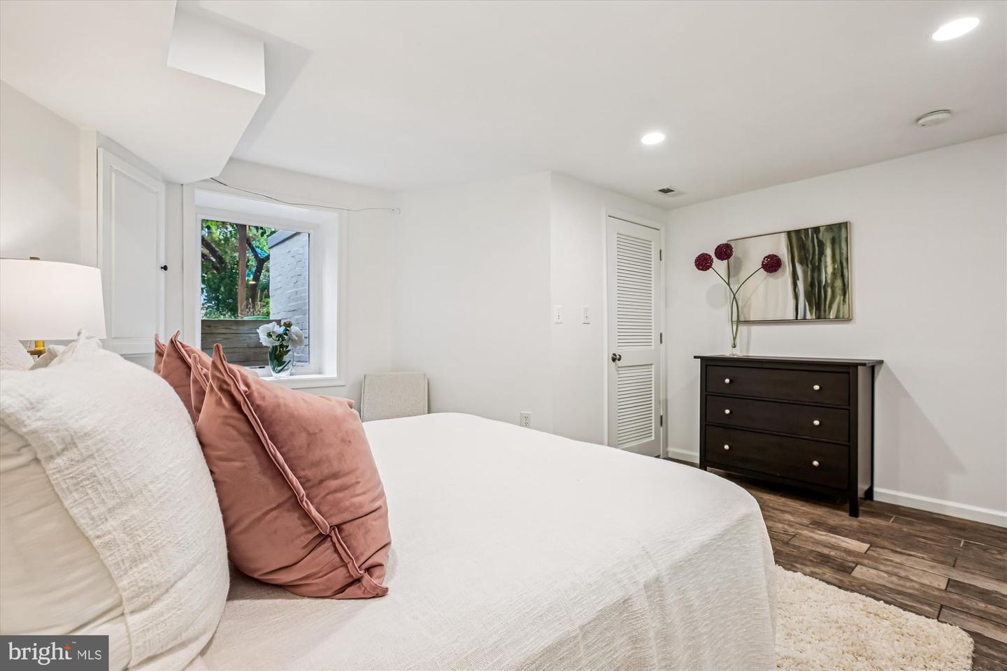 13 R ST NE #1, WASHINGTON, District Of Columbia 20002, 2 Bedrooms Bedrooms, 5 Rooms Rooms,2 BathroomsBathrooms,Residential,For sale,13 R ST NE #1,DCDC2224474 MLS # DCDC2224474