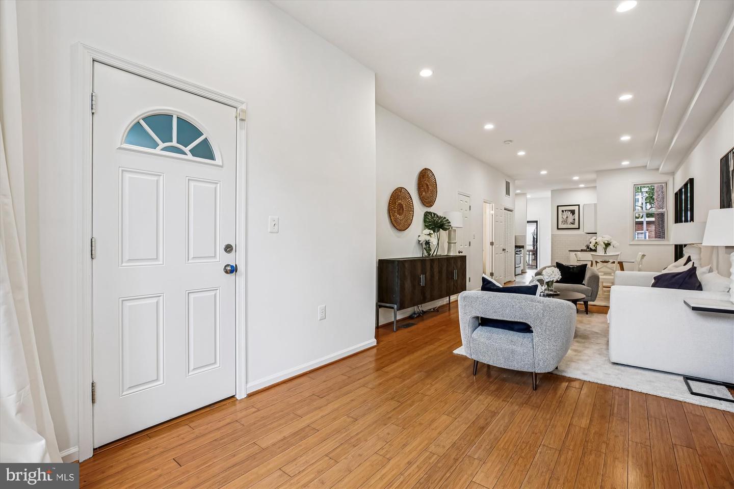 13 R ST NE #1, WASHINGTON, District Of Columbia 20002, 2 Bedrooms Bedrooms, 5 Rooms Rooms,2 BathroomsBathrooms,Residential,For sale,13 R ST NE #1,DCDC2224474 MLS # DCDC2224474