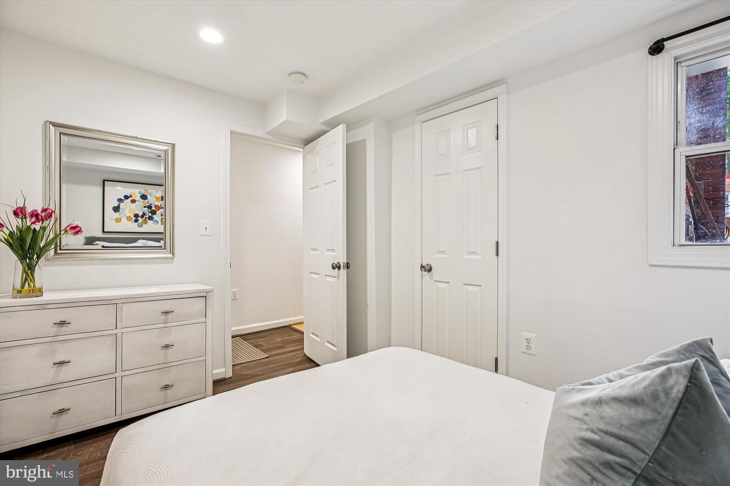 13 R ST NE #1, WASHINGTON, District Of Columbia 20002, 2 Bedrooms Bedrooms, 5 Rooms Rooms,2 BathroomsBathrooms,Residential,For sale,13 R ST NE #1,DCDC2224474 MLS # DCDC2224474