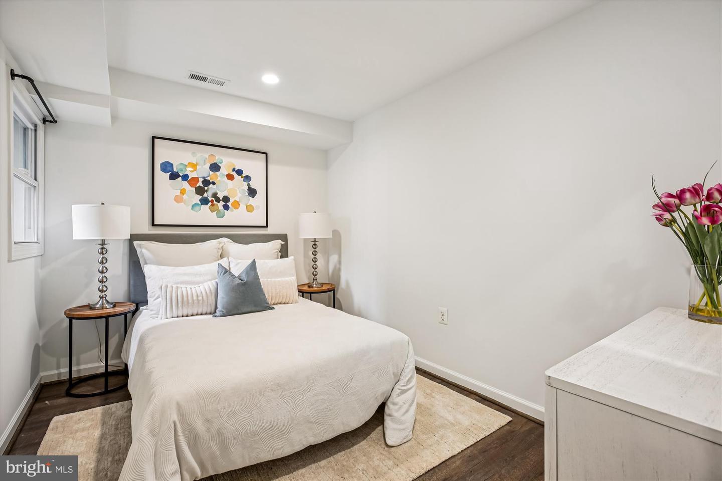 13 R ST NE #1, WASHINGTON, District Of Columbia 20002, 2 Bedrooms Bedrooms, 5 Rooms Rooms,2 BathroomsBathrooms,Residential,For sale,13 R ST NE #1,DCDC2224474 MLS # DCDC2224474