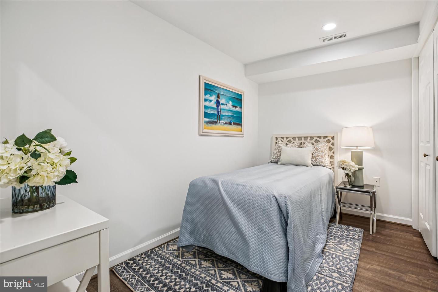 13 R ST NE #1, WASHINGTON, District Of Columbia 20002, 2 Bedrooms Bedrooms, 5 Rooms Rooms,2 BathroomsBathrooms,Residential,For sale,13 R ST NE #1,DCDC2224474 MLS # DCDC2224474