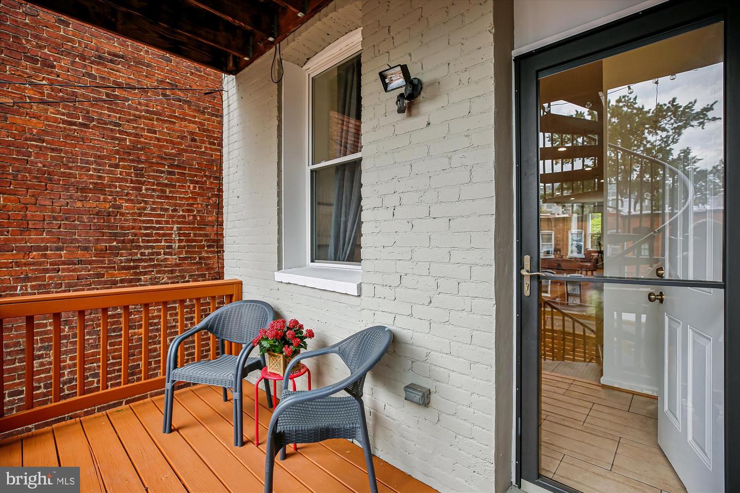 13 R ST NE #1, WASHINGTON, District Of Columbia 20002, 2 Bedrooms Bedrooms, 5 Rooms Rooms,2 BathroomsBathrooms,Residential,For sale,13 R ST NE #1,DCDC2224474 MLS # DCDC2224474