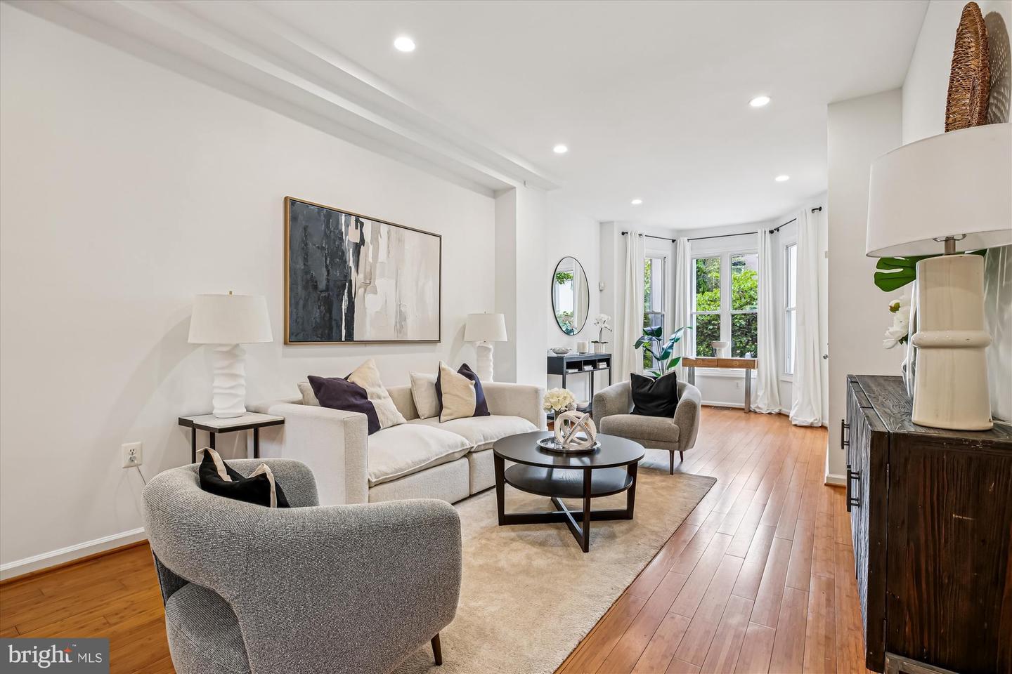 13 R ST NE #1, WASHINGTON, District Of Columbia 20002, 2 Bedrooms Bedrooms, 5 Rooms Rooms,2 BathroomsBathrooms,Residential,For sale,13 R ST NE #1,DCDC2224474 MLS # DCDC2224474