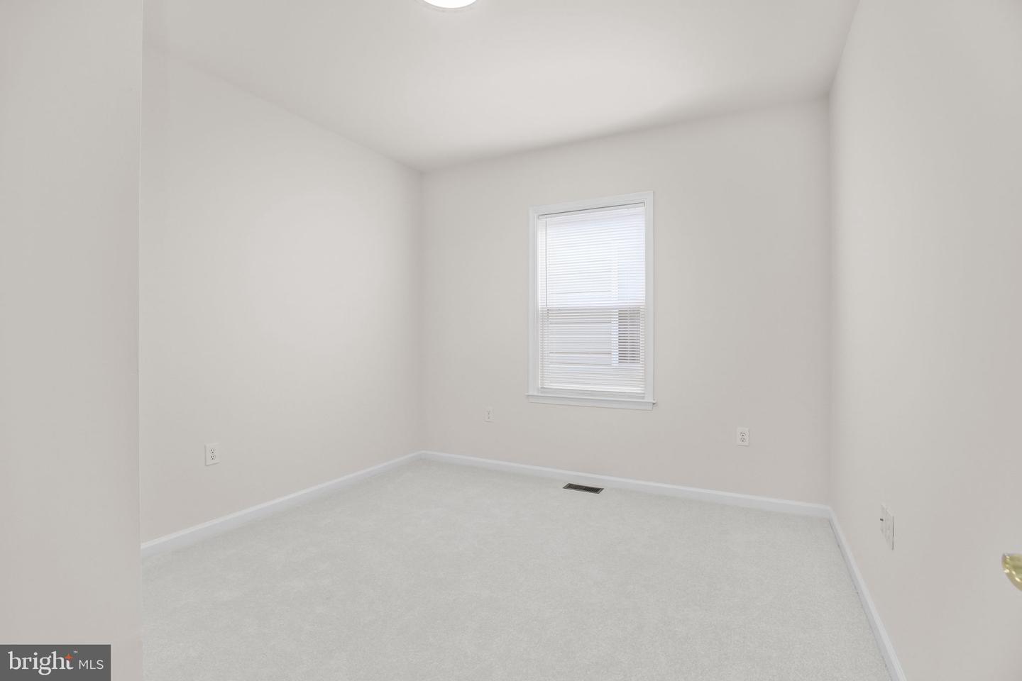 5 BLUEFIELD LN, FREDERICKSBURG, Virginia 22406, 3 Bedrooms Bedrooms, ,3 BathroomsBathrooms,Residential,For sale,5 BLUEFIELD LN,VAST2042978 MLS # VAST2042978
