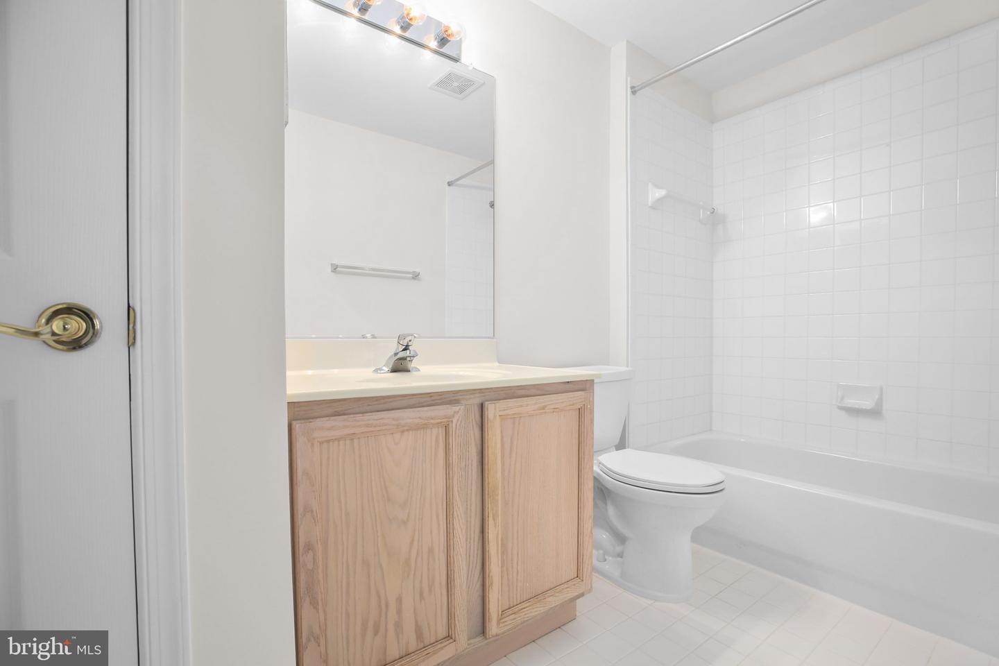 5 BLUEFIELD LN, FREDERICKSBURG, Virginia 22406, 3 Bedrooms Bedrooms, ,3 BathroomsBathrooms,Residential,For sale,5 BLUEFIELD LN,VAST2042978 MLS # VAST2042978