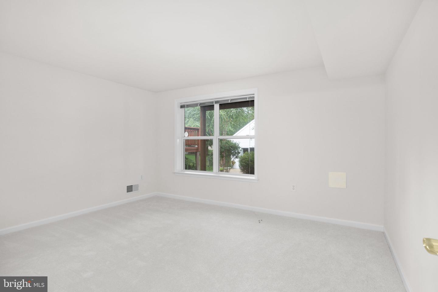 5 BLUEFIELD LN, FREDERICKSBURG, Virginia 22406, 3 Bedrooms Bedrooms, ,3 BathroomsBathrooms,Residential,For sale,5 BLUEFIELD LN,VAST2042978 MLS # VAST2042978