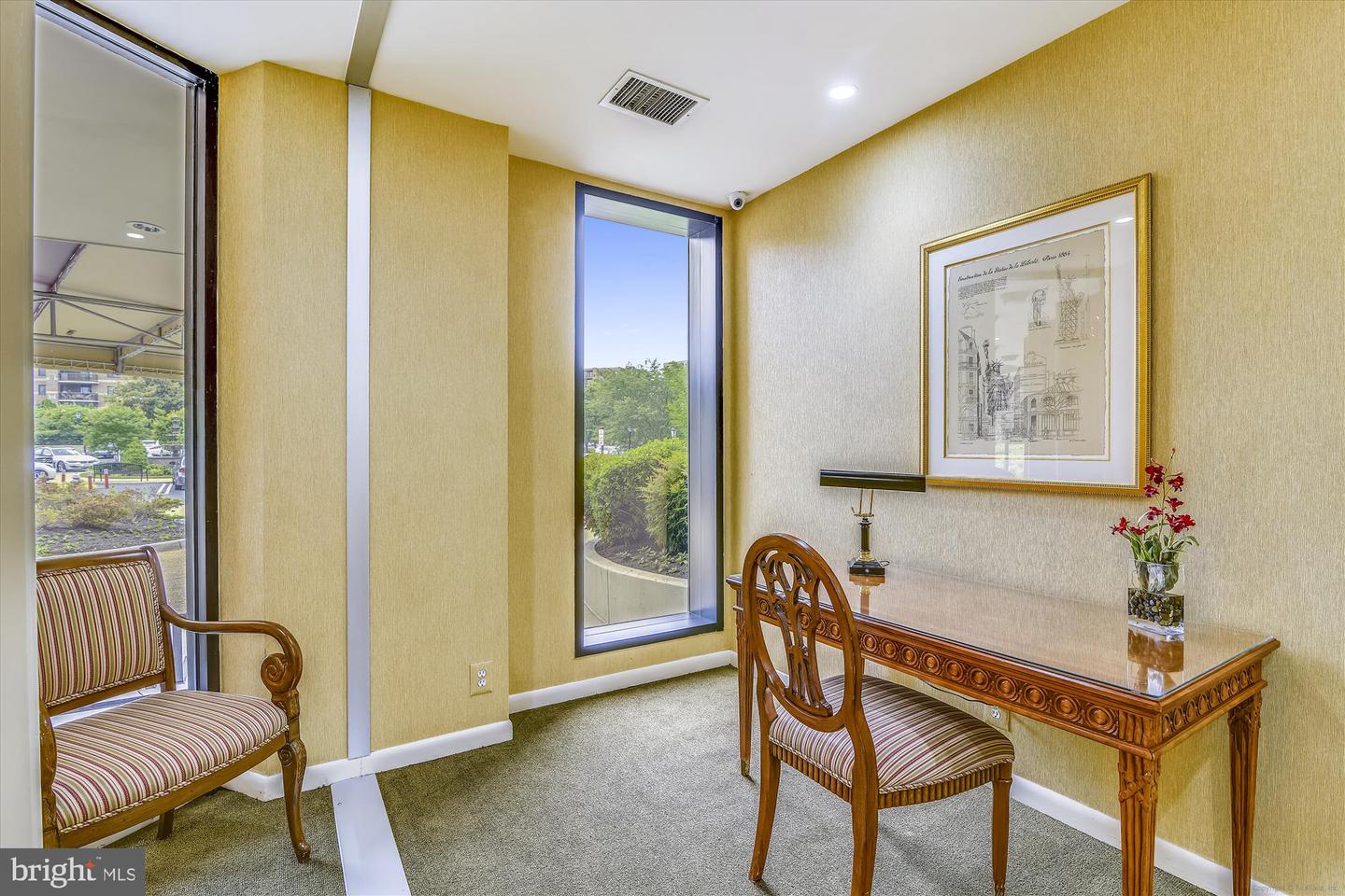 8360 GREENSBORO DR #621, MCLEAN, Virginia 22102, 2 Bedrooms Bedrooms, ,2 BathroomsBathrooms,Residential,For sale,8360 GREENSBORO DR #621,VAFX2269762 MLS # VAFX2269762