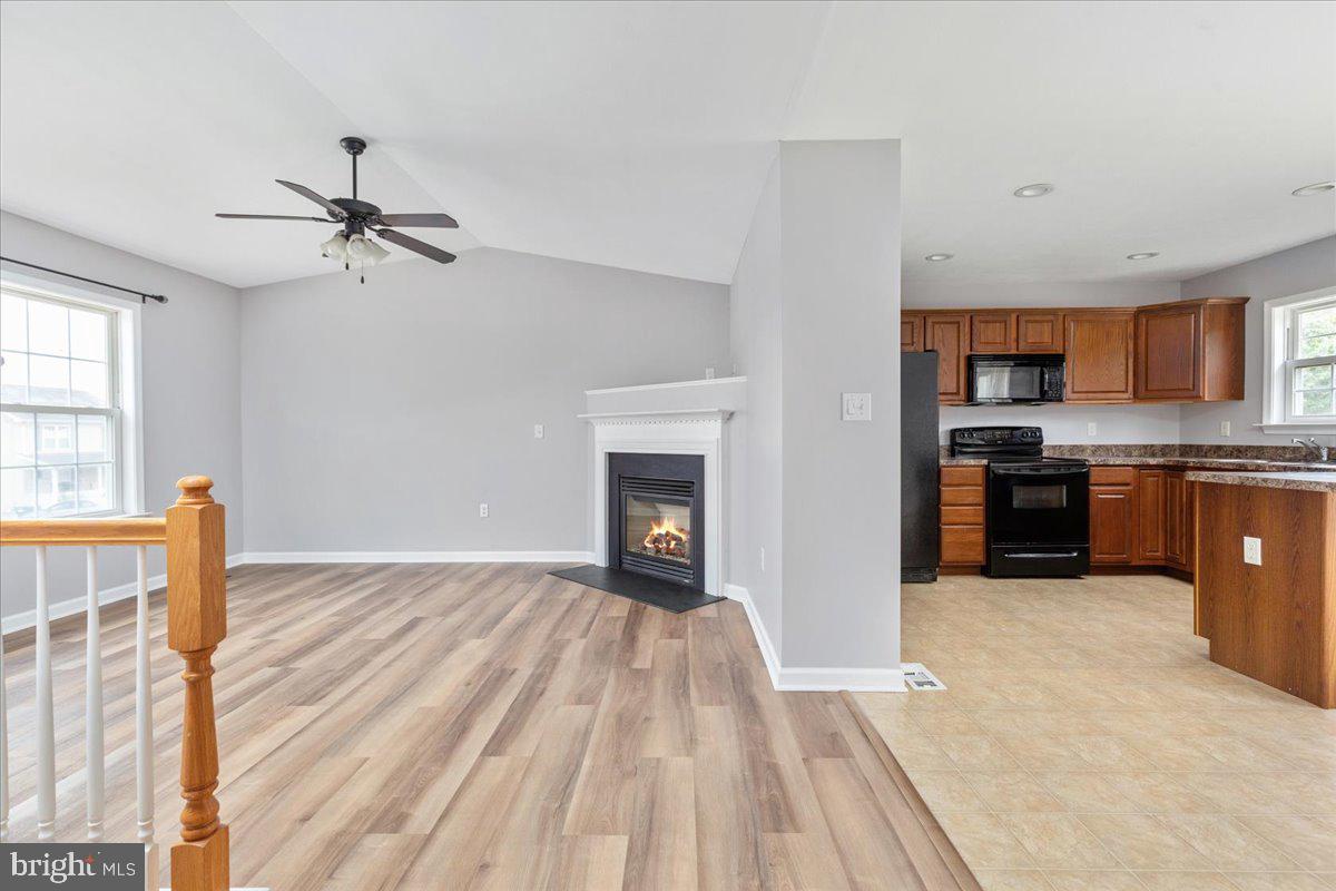 523 THOMPSON ST, STRASBURG, Virginia 22657, 3 Bedrooms Bedrooms, ,2 BathroomsBathrooms,Residential,For sale,523 THOMPSON ST,VASH2012644 MLS # VASH2012644