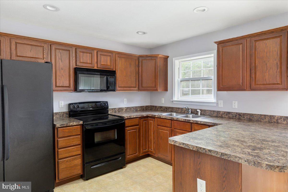 523 THOMPSON ST, STRASBURG, Virginia 22657, 3 Bedrooms Bedrooms, ,2 BathroomsBathrooms,Residential,For sale,523 THOMPSON ST,VASH2012644 MLS # VASH2012644