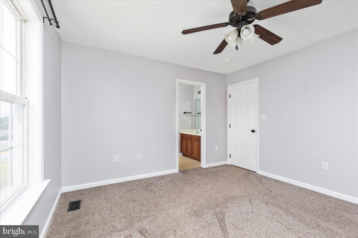 523 THOMPSON ST, STRASBURG, Virginia 22657, 3 Bedrooms Bedrooms, ,2 BathroomsBathrooms,Residential,For sale,523 THOMPSON ST,VASH2012644 MLS # VASH2012644