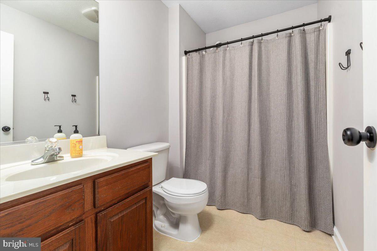 523 THOMPSON ST, STRASBURG, Virginia 22657, 3 Bedrooms Bedrooms, ,2 BathroomsBathrooms,Residential,For sale,523 THOMPSON ST,VASH2012644 MLS # VASH2012644