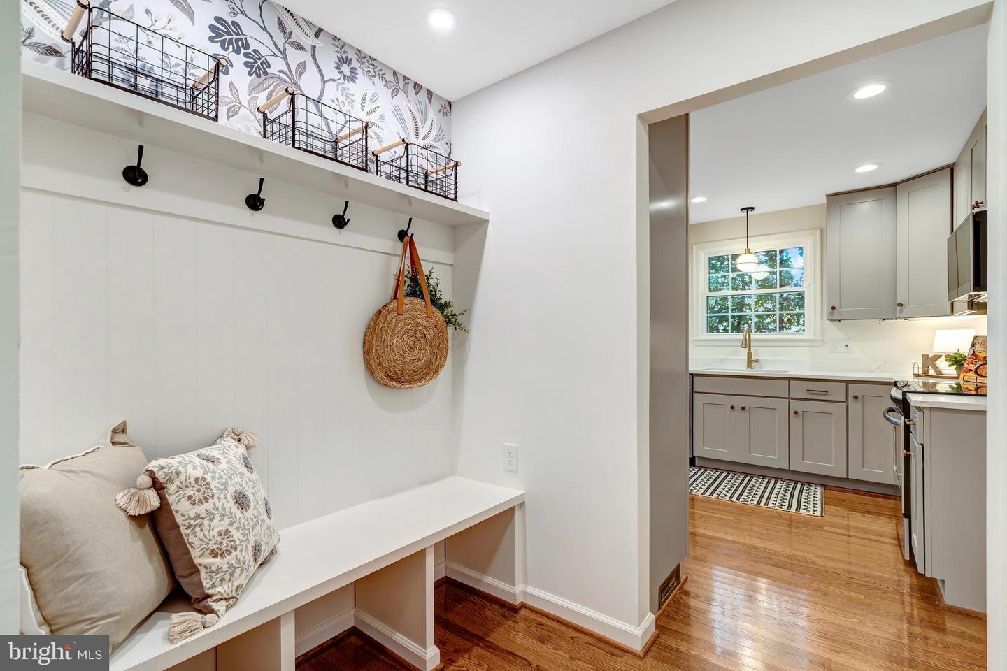 5207 MORNINGTON CT, FAIRFAX, Virginia 22032, 4 Bedrooms Bedrooms, 17 Rooms Rooms,3 BathroomsBathrooms,Residential,For sale,5207 MORNINGTON CT,VAFX2269830 MLS # VAFX2269830