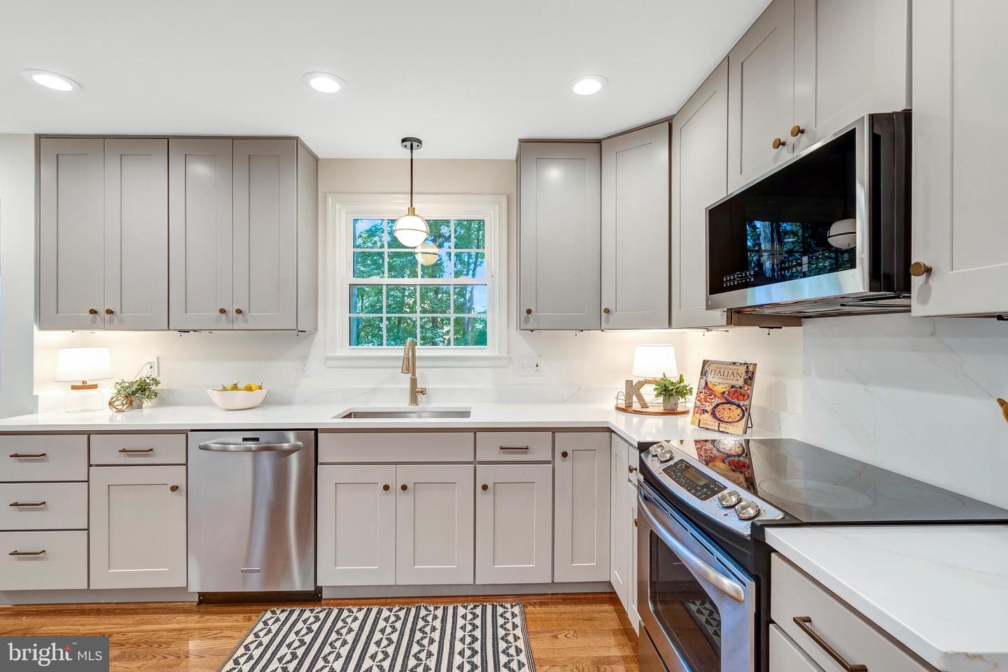 5207 MORNINGTON CT, FAIRFAX, Virginia 22032, 4 Bedrooms Bedrooms, 17 Rooms Rooms,3 BathroomsBathrooms,Residential,For sale,5207 MORNINGTON CT,VAFX2269830 MLS # VAFX2269830