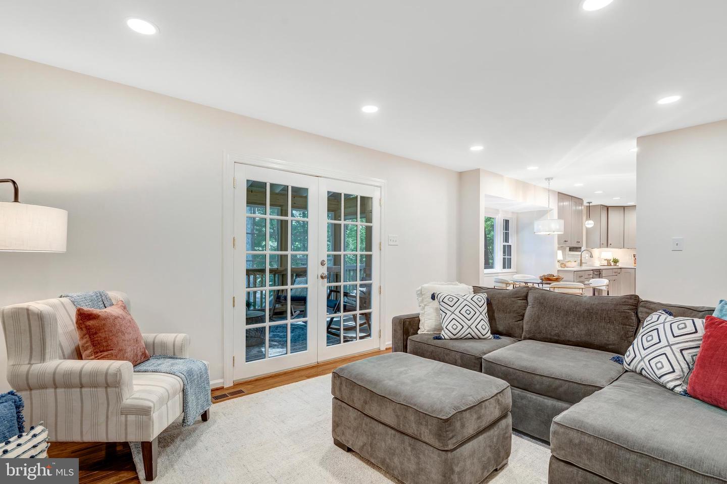 5207 MORNINGTON CT, FAIRFAX, Virginia 22032, 4 Bedrooms Bedrooms, 17 Rooms Rooms,3 BathroomsBathrooms,Residential,For sale,5207 MORNINGTON CT,VAFX2269830 MLS # VAFX2269830