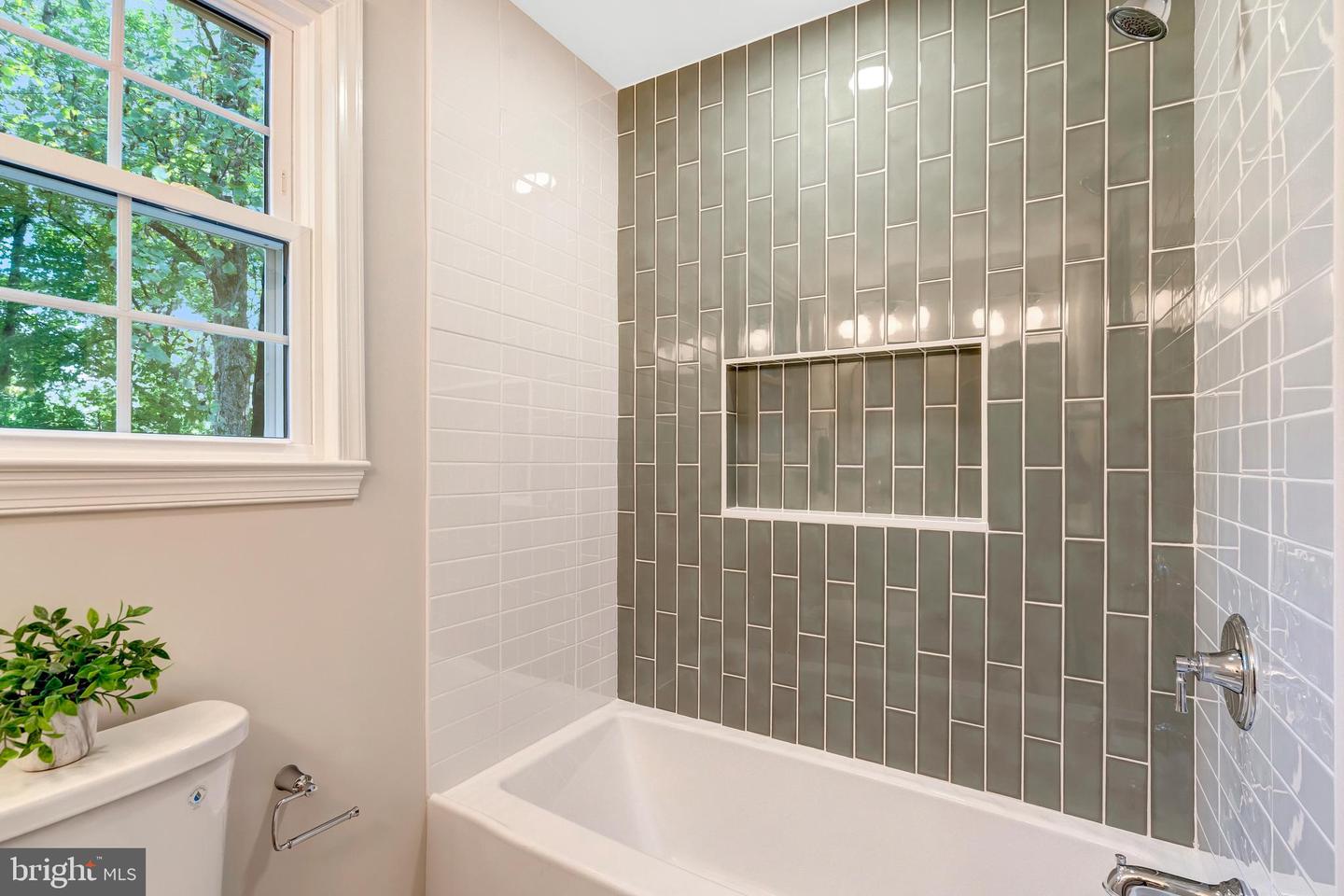 5207 MORNINGTON CT, FAIRFAX, Virginia 22032, 4 Bedrooms Bedrooms, 17 Rooms Rooms,3 BathroomsBathrooms,Residential,For sale,5207 MORNINGTON CT,VAFX2269830 MLS # VAFX2269830