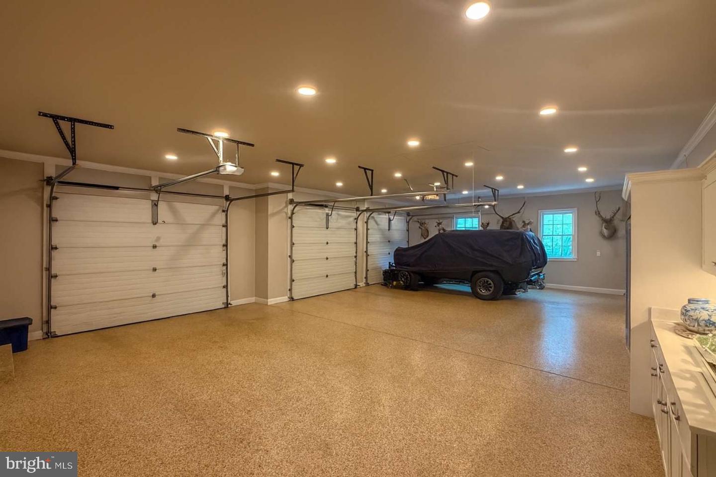 821 APPLE PIE RIDGE RD, WINCHESTER, Virginia 22603, 5 Bedrooms Bedrooms, 20 Rooms Rooms,4 BathroomsBathrooms,Residential,For sale,821 APPLE PIE RIDGE RD,VAFV2037110 MLS # VAFV2037110