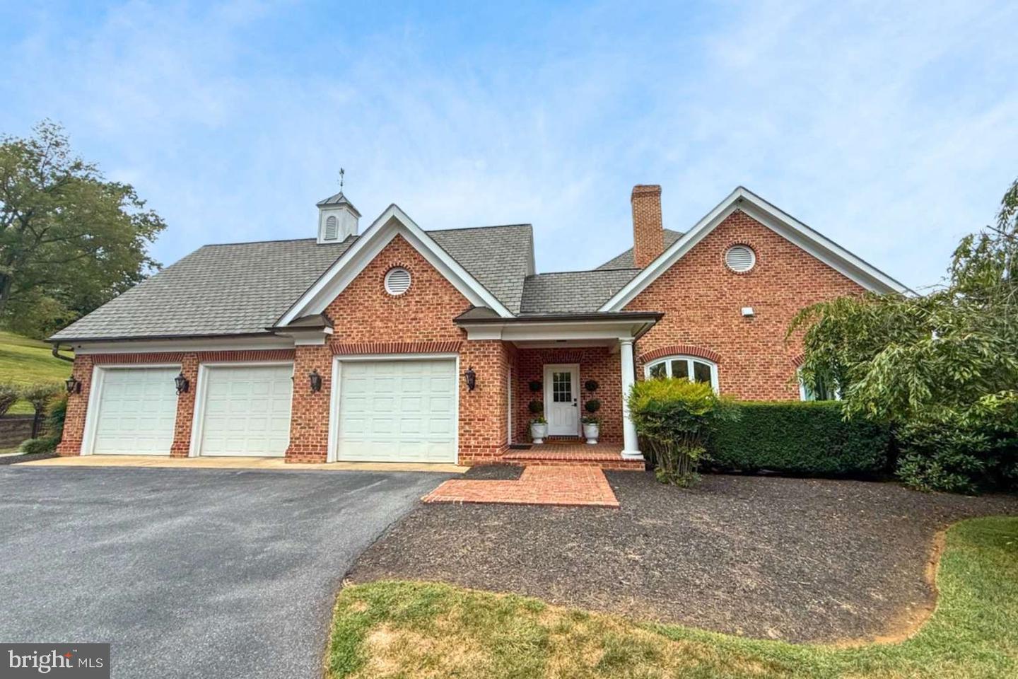 821 APPLE PIE RIDGE RD, WINCHESTER, Virginia 22603, 5 Bedrooms Bedrooms, 20 Rooms Rooms,4 BathroomsBathrooms,Residential,For sale,821 APPLE PIE RIDGE RD,VAFV2037110 MLS # VAFV2037110