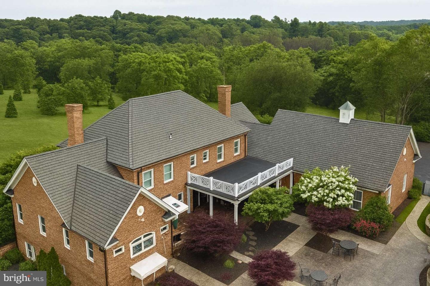 821 APPLE PIE RIDGE RD, WINCHESTER, Virginia 22603, 5 Bedrooms Bedrooms, 20 Rooms Rooms,4 BathroomsBathrooms,Residential,For sale,821 APPLE PIE RIDGE RD,VAFV2037110 MLS # VAFV2037110