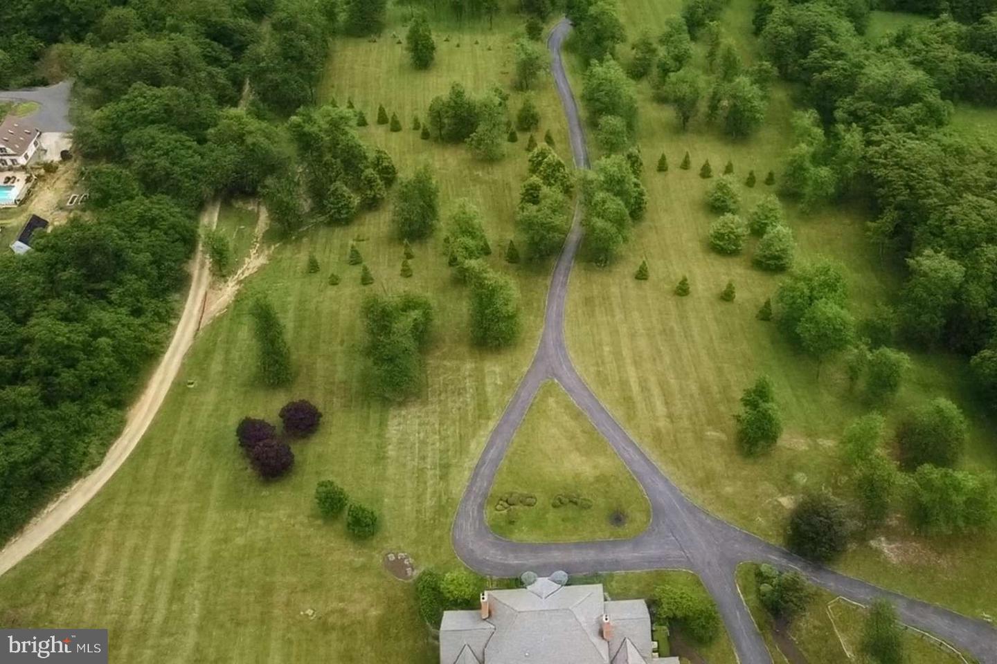 821 APPLE PIE RIDGE RD, WINCHESTER, Virginia 22603, 5 Bedrooms Bedrooms, 20 Rooms Rooms,4 BathroomsBathrooms,Residential,For sale,821 APPLE PIE RIDGE RD,VAFV2037110 MLS # VAFV2037110