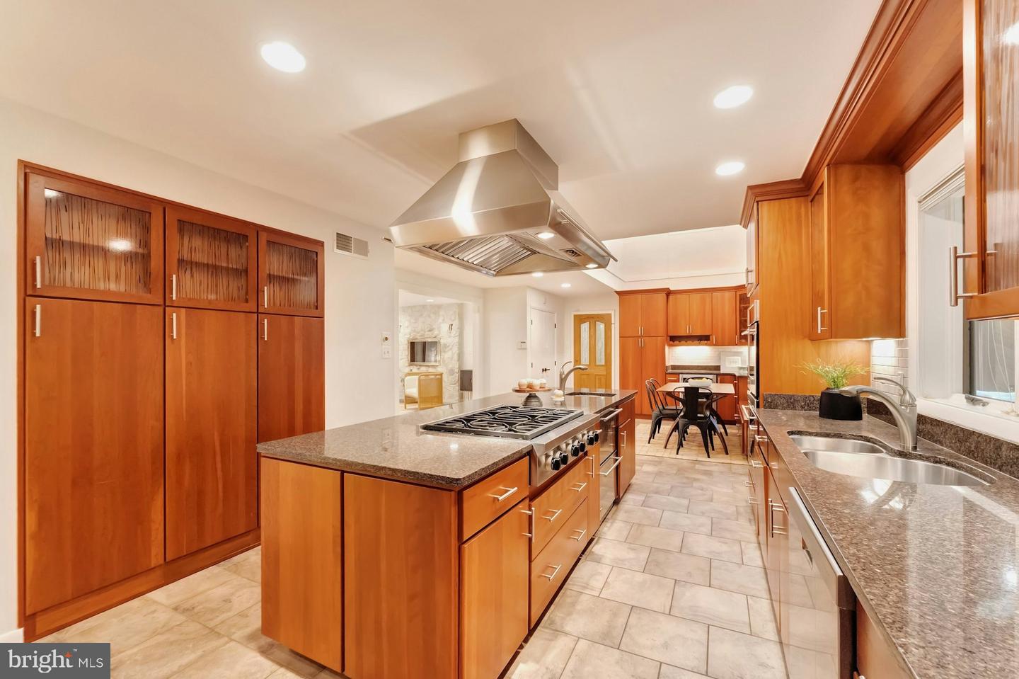 10702 MILKWEED DR, GREAT FALLS, Virginia 22066, 4 Bedrooms Bedrooms, 10 Rooms Rooms,4 BathroomsBathrooms,Residential,For sale,10702 MILKWEED DR,VAFX2269488 MLS # VAFX2269488