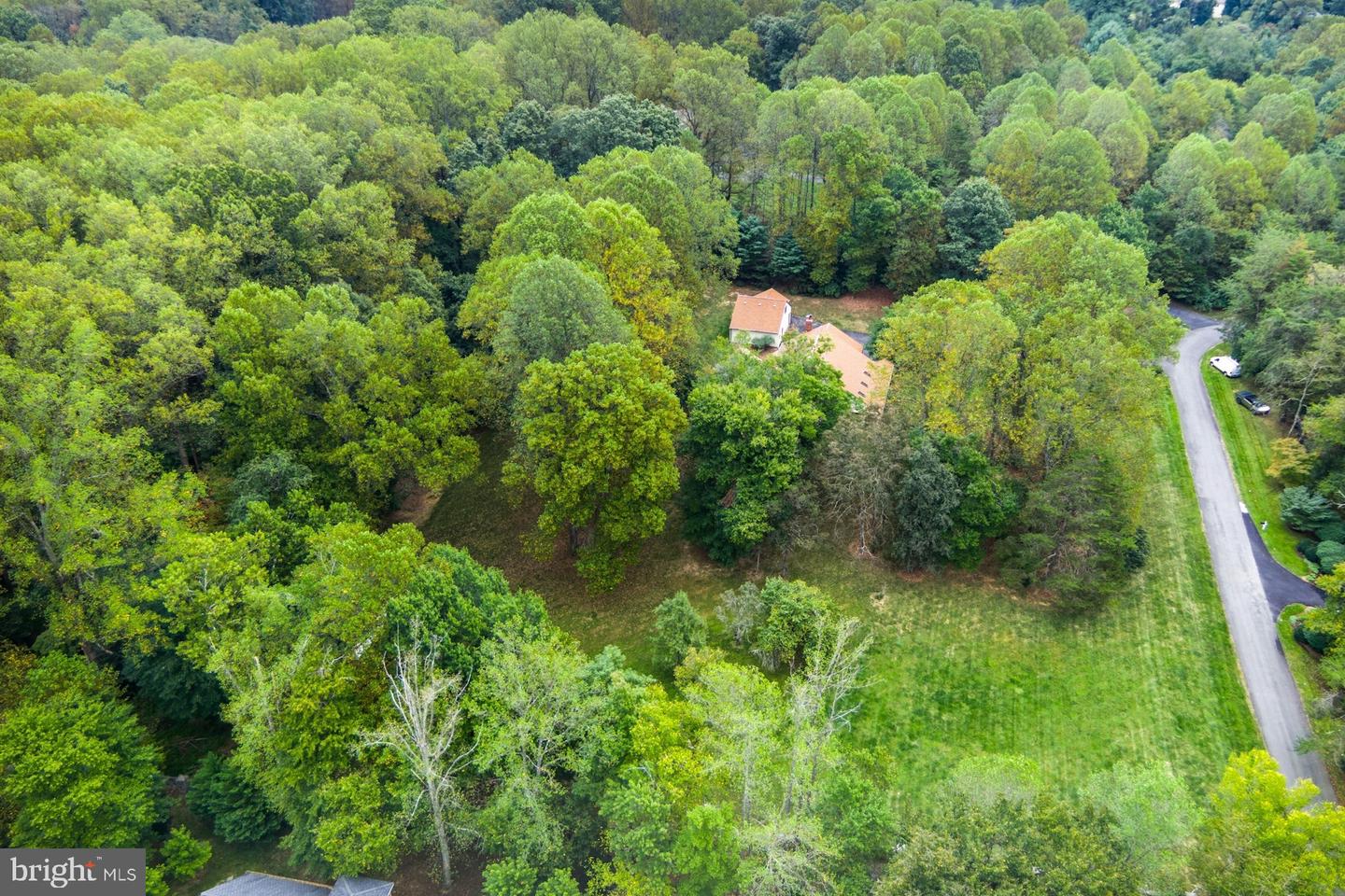 10702 MILKWEED DR, GREAT FALLS, Virginia 22066, 4 Bedrooms Bedrooms, 10 Rooms Rooms,4 BathroomsBathrooms,Residential,For sale,10702 MILKWEED DR,VAFX2269488 MLS # VAFX2269488