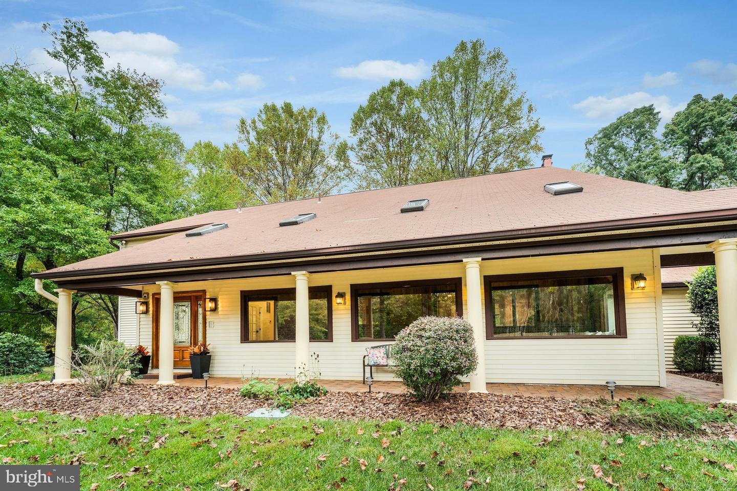 10702 MILKWEED DR, GREAT FALLS, Virginia 22066, 4 Bedrooms Bedrooms, 10 Rooms Rooms,4 BathroomsBathrooms,Residential,For sale,10702 MILKWEED DR,VAFX2269488 MLS # VAFX2269488
