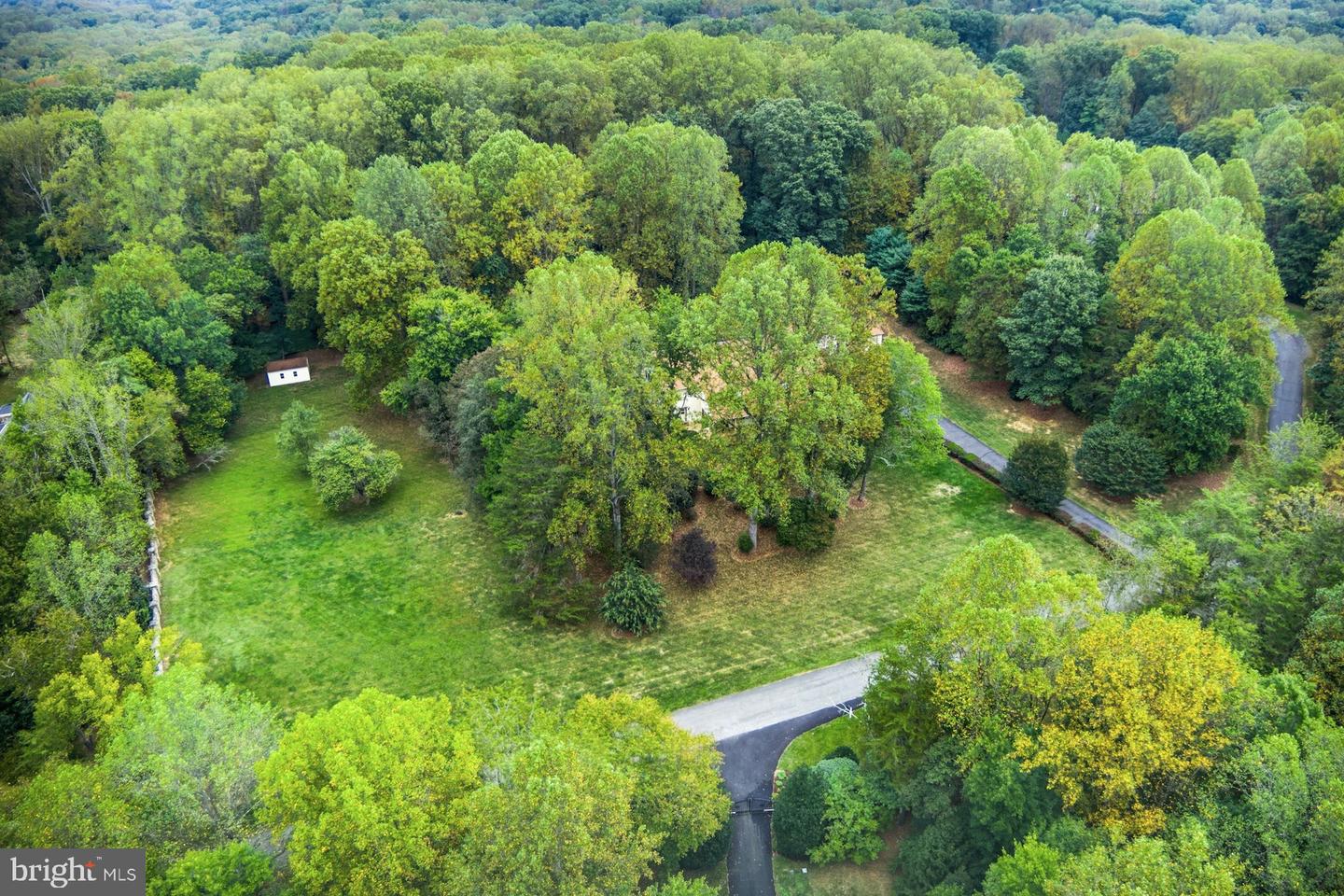 10702 MILKWEED DR, GREAT FALLS, Virginia 22066, 4 Bedrooms Bedrooms, 10 Rooms Rooms,4 BathroomsBathrooms,Residential,For sale,10702 MILKWEED DR,VAFX2269488 MLS # VAFX2269488
