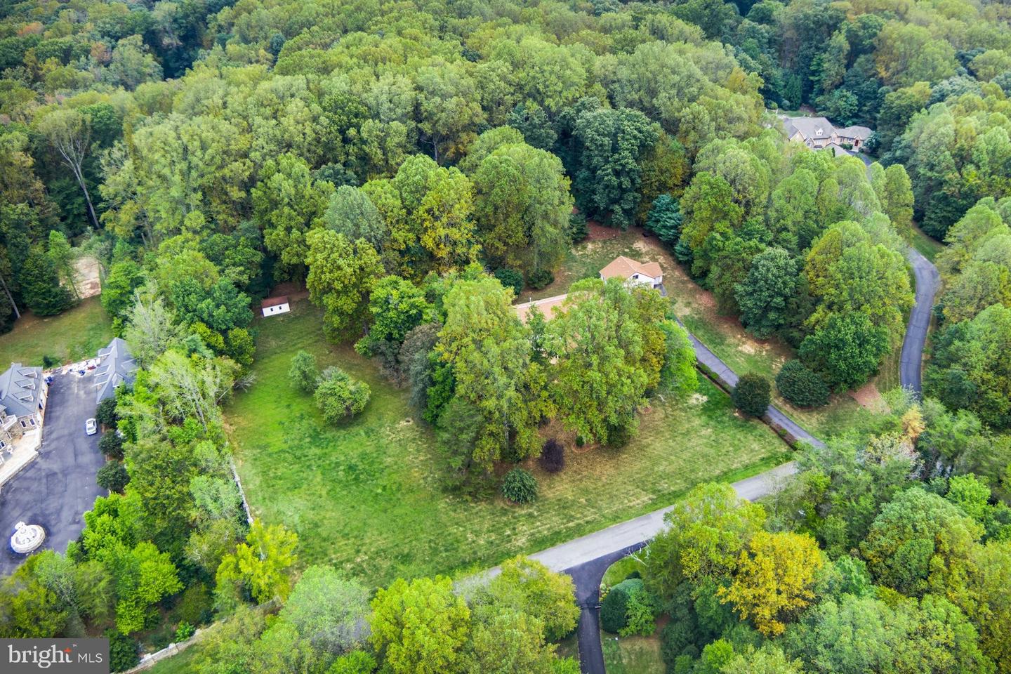 10702 MILKWEED DR, GREAT FALLS, Virginia 22066, 4 Bedrooms Bedrooms, 10 Rooms Rooms,4 BathroomsBathrooms,Residential,For sale,10702 MILKWEED DR,VAFX2269488 MLS # VAFX2269488