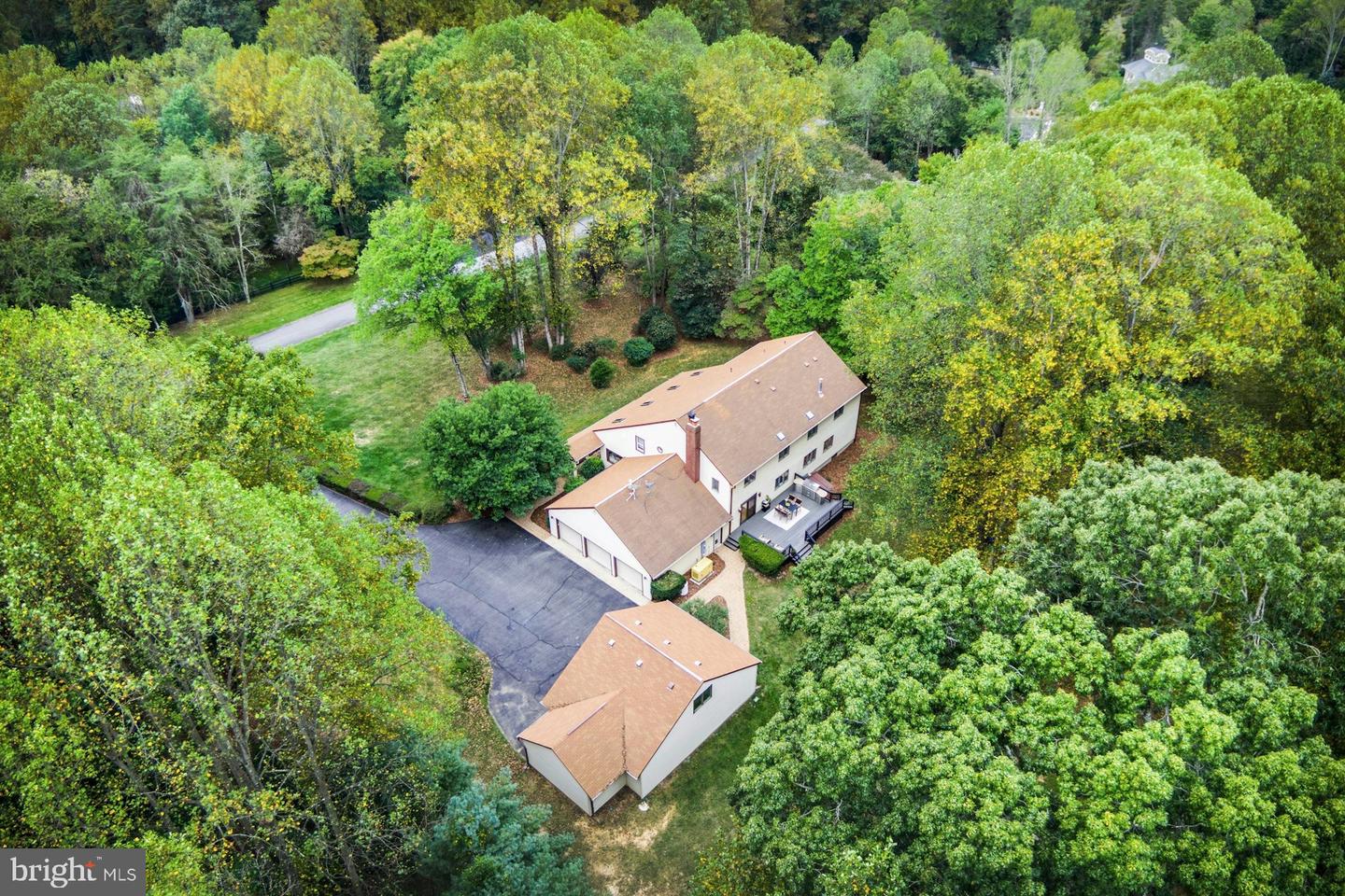 10702 MILKWEED DR, GREAT FALLS, Virginia 22066, 4 Bedrooms Bedrooms, 10 Rooms Rooms,4 BathroomsBathrooms,Residential,For sale,10702 MILKWEED DR,VAFX2269488 MLS # VAFX2269488