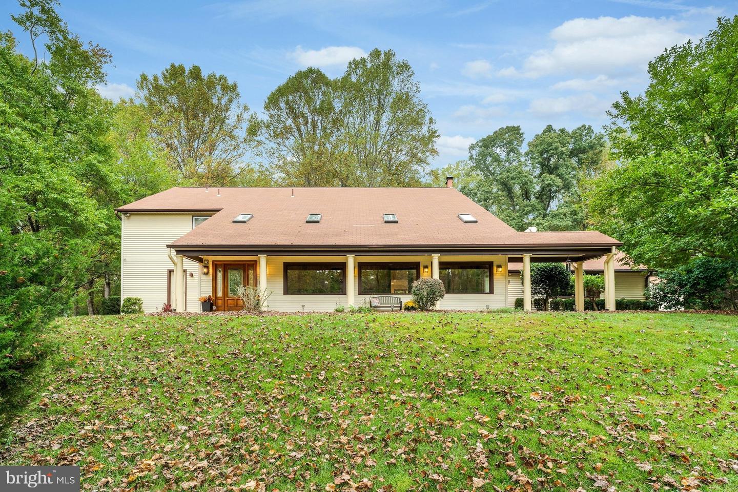 10702 MILKWEED DR, GREAT FALLS, Virginia 22066, 4 Bedrooms Bedrooms, 10 Rooms Rooms,4 BathroomsBathrooms,Residential,For sale,10702 MILKWEED DR,VAFX2269488 MLS # VAFX2269488