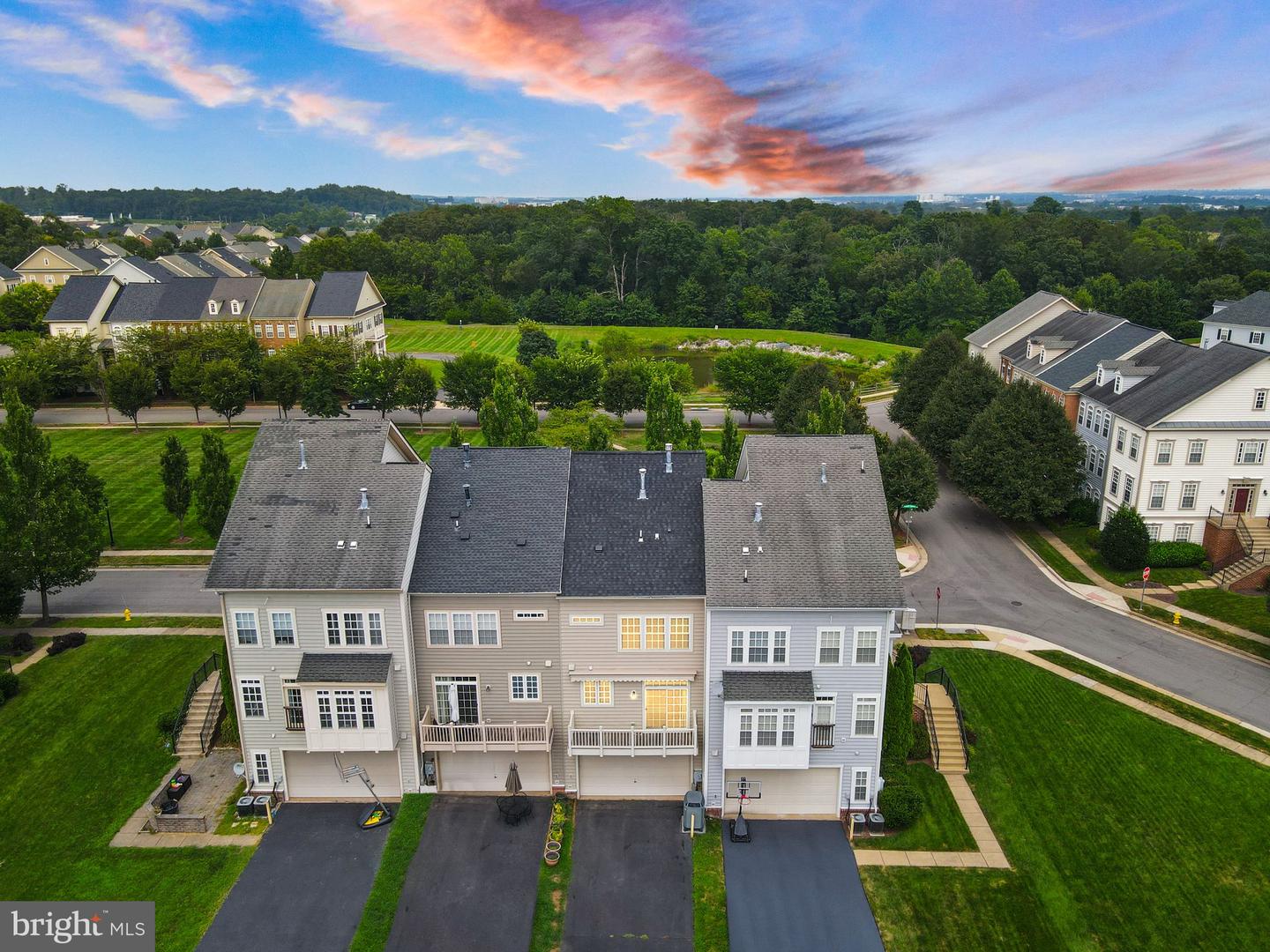 11823 WHITWORTH CANNON LN, BRISTOW, Virginia 20136, 4 Bedrooms Bedrooms, ,3 BathroomsBathrooms,Residential,For sale,11823 WHITWORTH CANNON LN,VAPW2105050 MLS # VAPW2105050